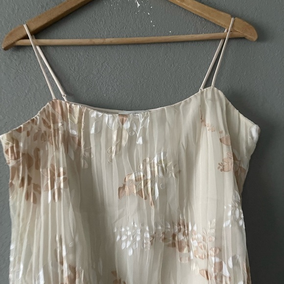 Vince Burnout Cream Pleated Camisole Top - Picture 10 of 14